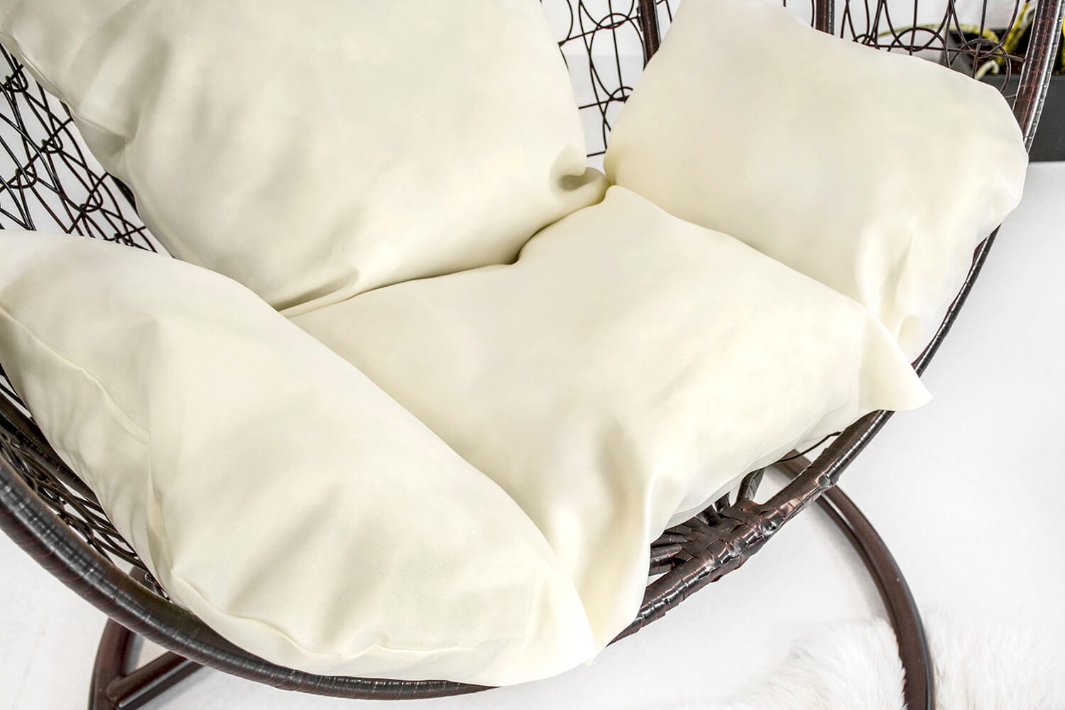 Hangstoel - ei stoel - 118x108x66cm - met kussens - bruin