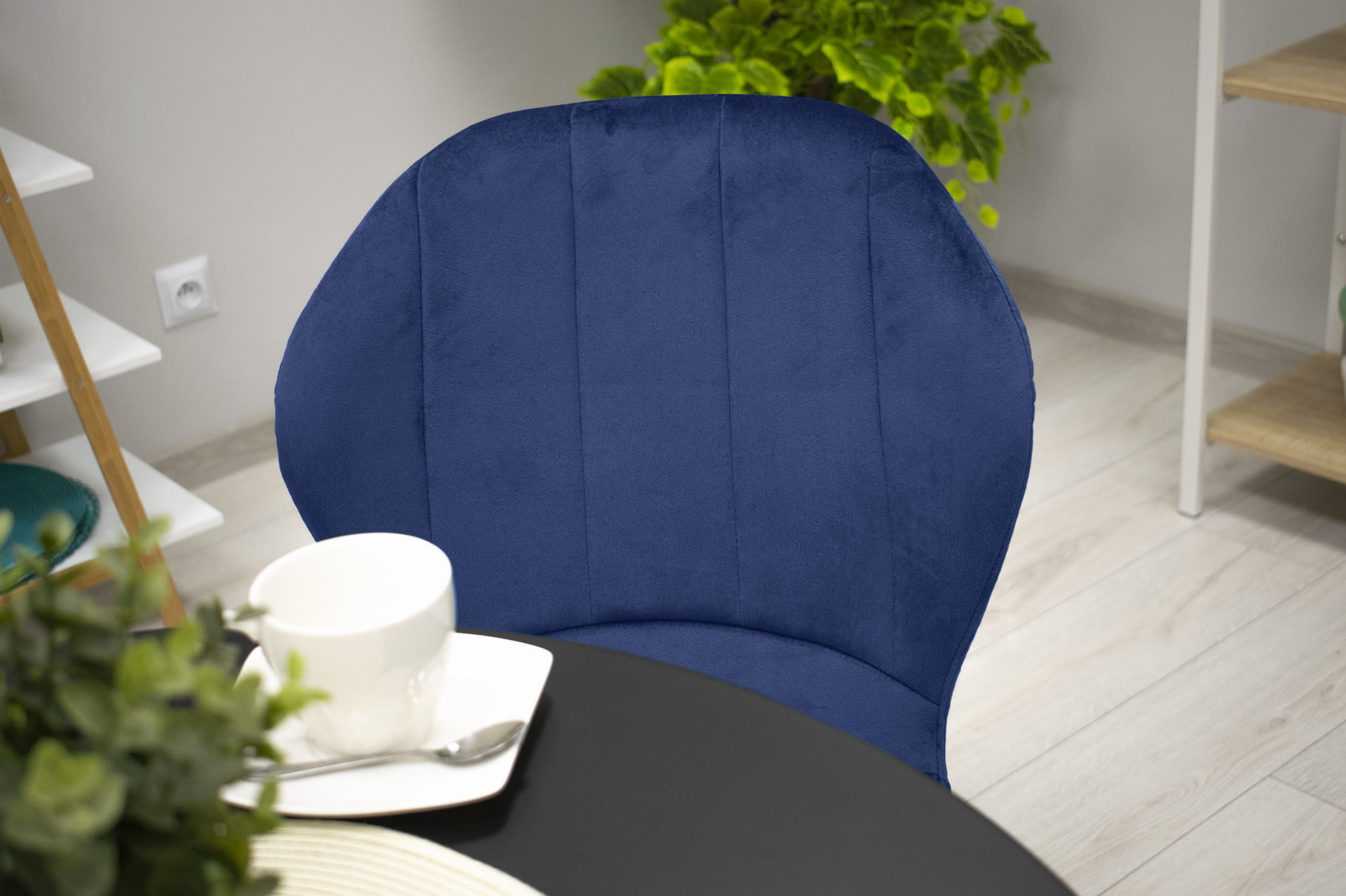 Velvet eetkamerstoel TERNI - 50,5x62x86cm - blauw