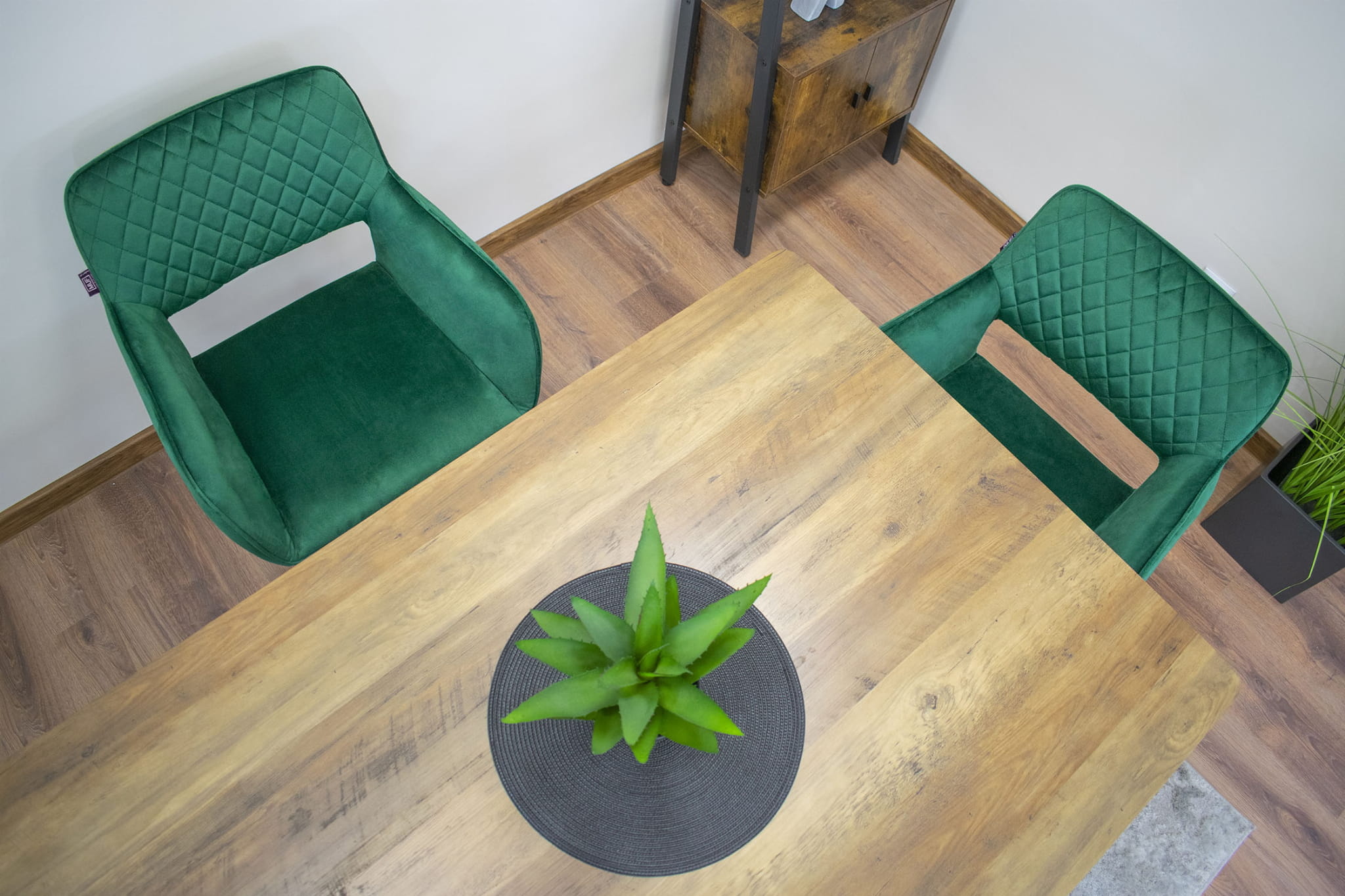 Velvet eetkamerstoel AMALFI - met armleuning - groen