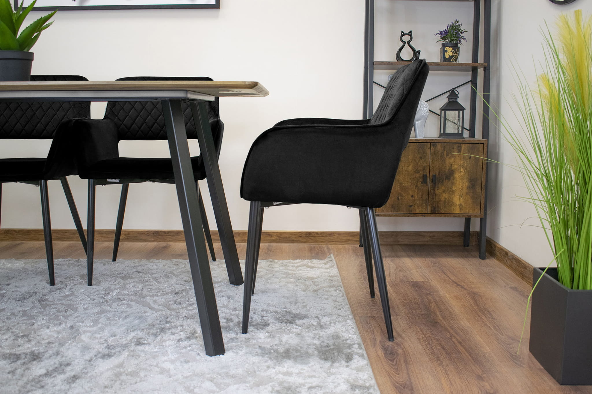 Velvet eetkamerstoel AMALFI - met armleuning - 2 stuks - zwart