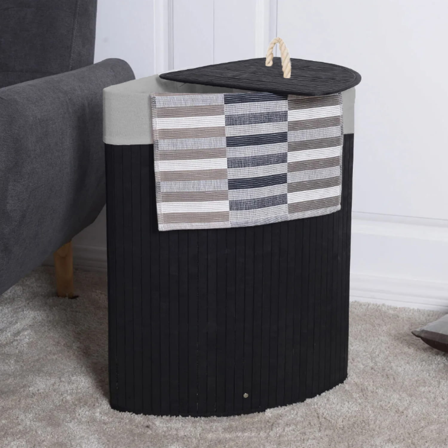 Zwarte bamboe wasmand 60 liter - Hoekmodel