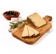 Spanischer Schafskäse mit Rosmarin