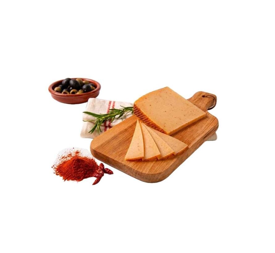 Spanischer Schafskäse mit Paprika