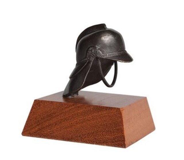 Figurine fire helmet