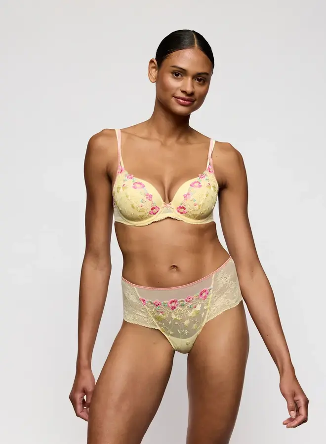 Marie Jo Lizelot Shortje