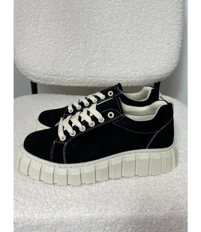 Soft Sneakers / Black