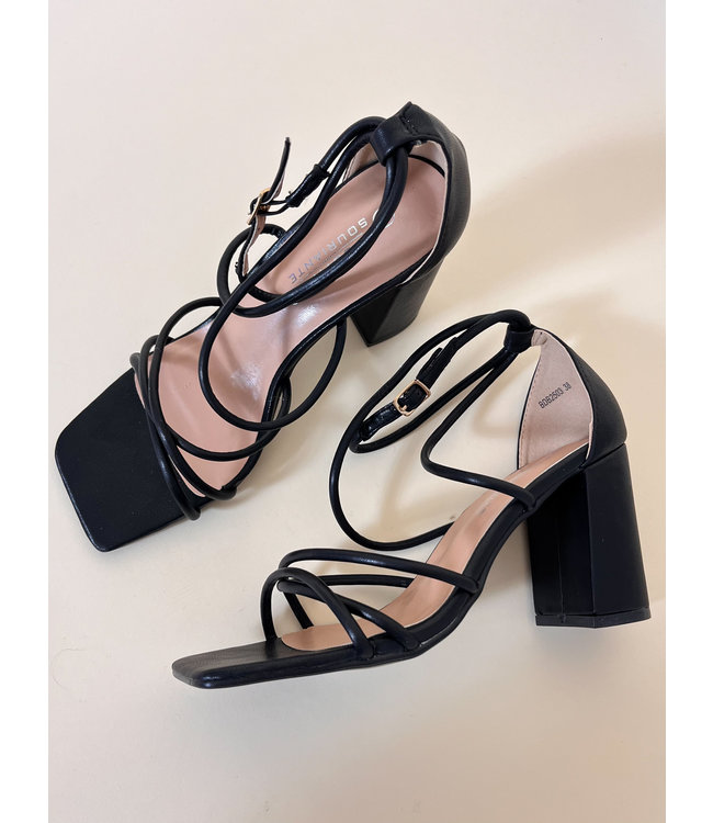 Strap Heels / zwart - By Avelien | Women's clothing store