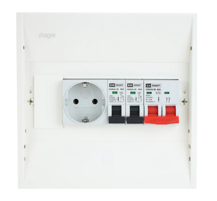 PV Verdeler: 1xHoofdschakelaar 2x AutomaatB 16A 1x Stopcontact