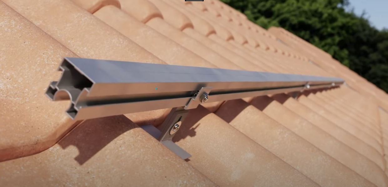 Solar Construct Pannendak Portrait 1 rij van 11 panelen