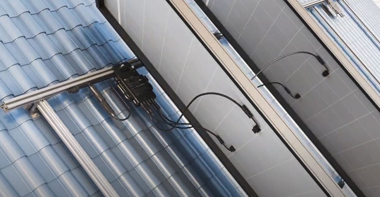 APSystems Micro Omvormer DS3-D 1 fase  10 jaar garantie