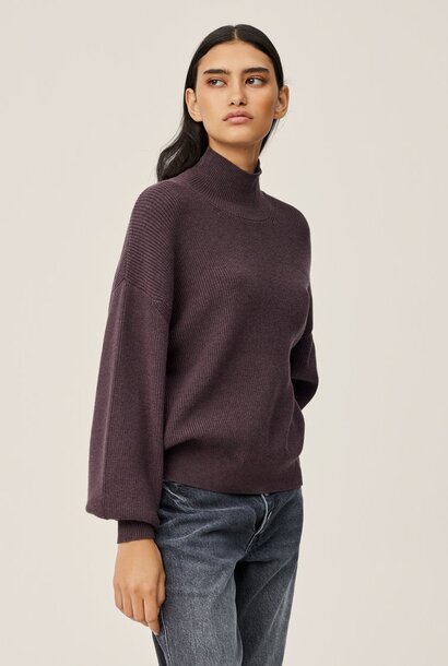 Magnea Rachelle Pullover