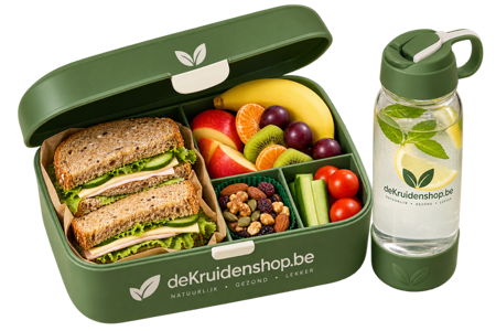 Brooddoos met vers fruit en een waterfles