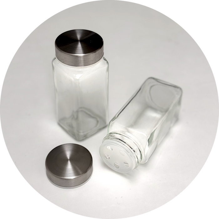 Leeg glazen kruidenpotje 120 ml met strooideksel