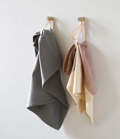 EKTA Living - by Wirth EKTA Living Double loop Natural leather and oak - design by Wirth EKTA Living - by Wirth EKTA Living Double loop Natural leather and oak - design by Wirth