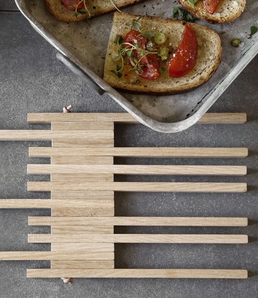 EKTA Living - by Wirth EKTA Living Uitklapbare onderzetter Naturel eiken - ontwerp by Wirth EKTA Living - by Wirth EKTA Living Uitklapbare onderzetter Naturel eiken - ontwerp by Wirth