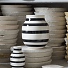 Kähler Design Kähler Design Omaggio Vase Black Stripe H200mm Kähler Design Kähler Design Omaggio Vase Black Stripe H200mm
