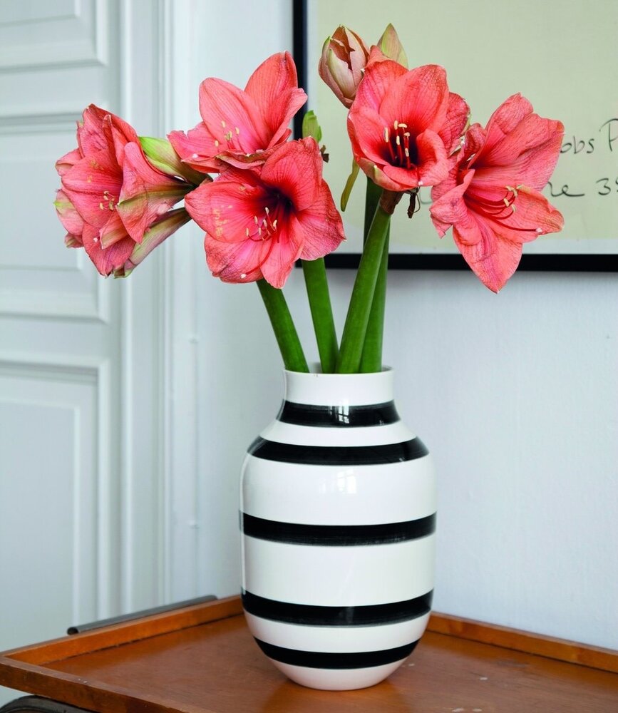 Kähler Design Kähler Design Omaggio Vase Black Stripe H305mm Kähler Design Kähler Design Omaggio Vase Black Stripe H305mm