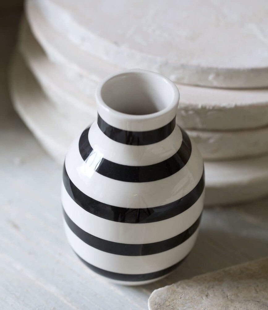 Kähler Design Kähler Design Omaggio Vase Black Stripe H125mm Kähler Design Kähler Design Omaggio Vase Black Stripe H125mm