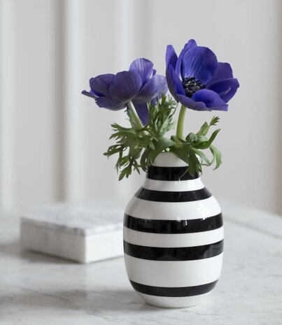 Kähler Design Kähler Design Omaggio Vase Black Stripe H125mm Kähler Design Kähler Design Omaggio Vase Black Stripe H125mm