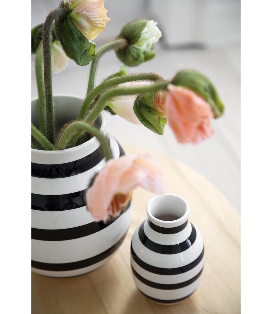 Kähler Design Kähler Design Omaggio Vase Black Stripe H125mm Kähler Design Kähler Design Omaggio Vase Black Stripe H125mm