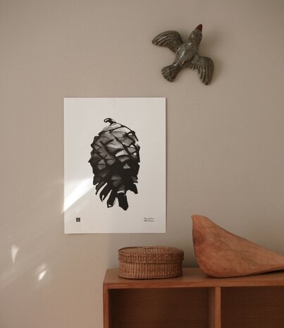 Teemu Järvi Teemu Järvi Poster Dennenappel 30 x 40 cm (zonder lijst) Teemu Järvi Teemu Järvi Poster Dennenappel 30 x 40 cm (zonder lijst)