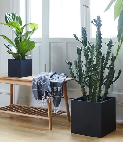 SEJ Design SEJ Design Bloempot Zwart 30x30x30cm SEJ Design SEJ Design Bloempot Zwart 30x30x30cm