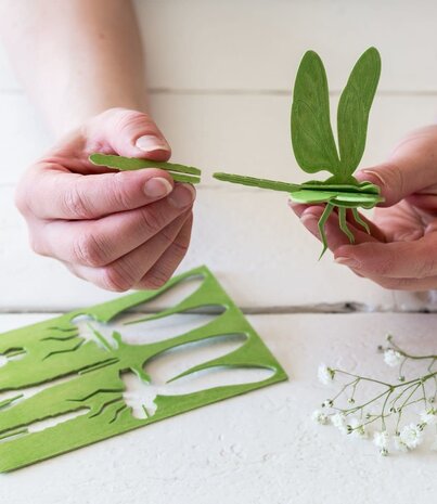 LOVI Lovi dragonfly wood - different colours - Birch plywood 3D-animal DIY package - perfect to send as a gift LOVI Lovi dragonfly wood - different colours - Birch plywood 3D-animal DIY package - perfect to send as a gift