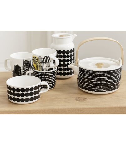 Marimekko Marimekko Räsymatto Black Teacup 2,5dl Marimekko Marimekko Räsymatto Black Teacup 2,5dl