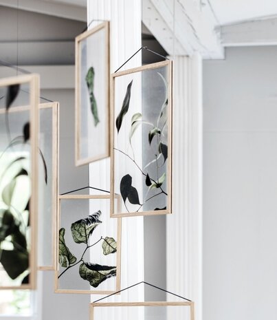 Moebe Moebe Floating Leaves Transparant print 04 in different sizes (A4, A3) Moebe Moebe Floating Leaves Transparant print 04 in different sizes (A4, A3)