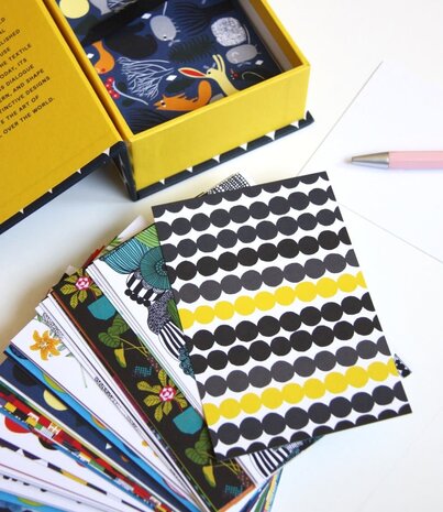 Marimekko Marimekko Set van 100 kaarten - 50 verschillende dessins - zonder enveloppen Marimekko Marimekko Set van 100 kaarten - 50 verschillende dessins - zonder enveloppen