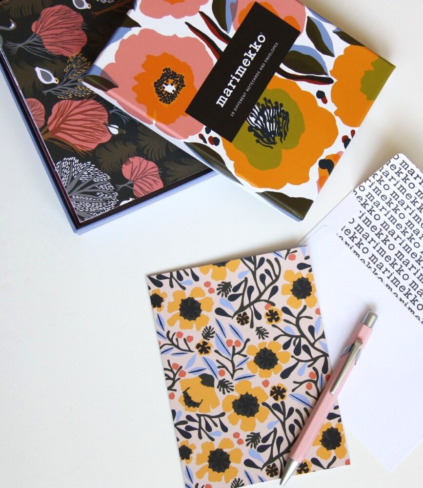 Marimekko Marimekko Set van 16 unieke bloemen kaarten met envelop