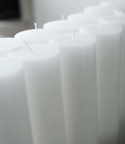 KunstIndustrien KunstIndustrien Wax Altaar Kaarsen wit Ø5cm H30cm - 90 branduren