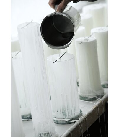 KunstIndustrien KunstIndustrien Wax Altaar Kaarsen wit Ø5cm H20cm - 58 branduren KunstIndustrien KunstIndustrien Wax Altaar Kaarsen wit Ø5cm H20cm - 58 branduren