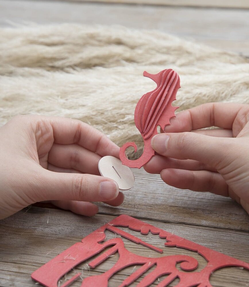 LOVI Lovi Zeepaardje berkenhout - verschillende kleuren - 3D-dier DIY pakketje LOVI Lovi Zeepaardje berkenhout - verschillende kleuren - 3D-dier DIY pakketje