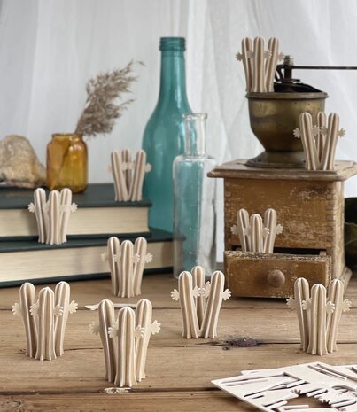 LOVI Lovi Moomin Hattifatteners 5cm - Berkenhout DIY pakketje LOVI Lovi Moomin Hattifatteners 5cm - Berkenhout DIY pakketje