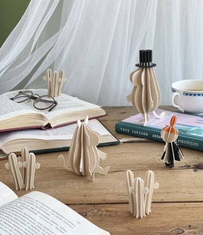 LOVI Lovi Moomin Moomintroll 9cm - Berkenhout DIY pakketje LOVI Lovi Moomin Moomintroll 9cm - Berkenhout DIY pakketje