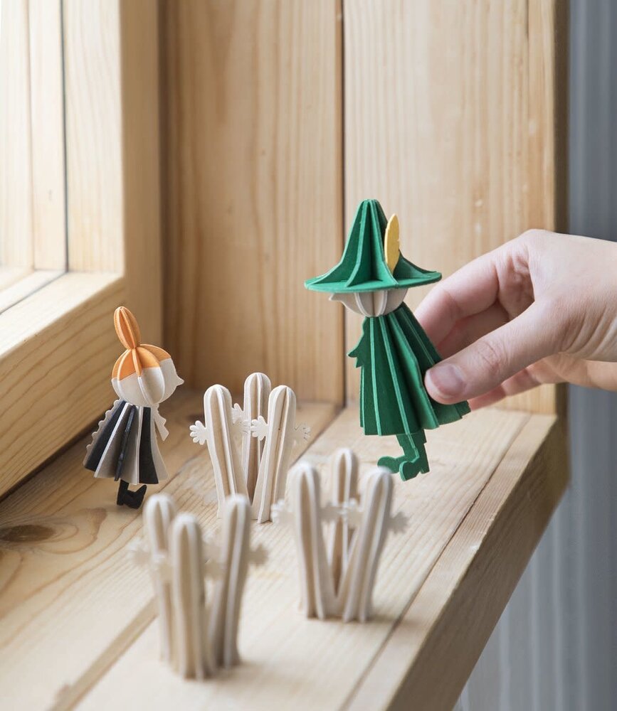 LOVI Lovi Moomin Snufkin 11cm - Berkenhout DIY pakketje LOVI Lovi Moomin Snufkin 11cm - Berkenhout DIY pakketje