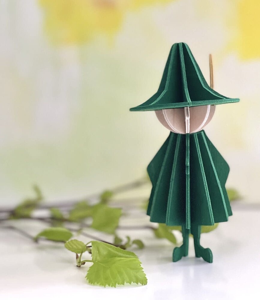 LOVI Lovi Moomin Snufkin 11cm - Berkenhout DIY pakketje LOVI Lovi Moomin Snufkin 11cm - Berkenhout DIY pakketje