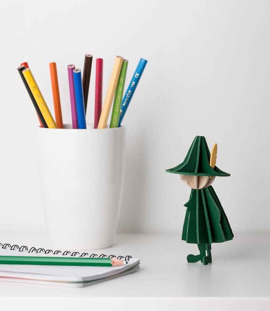 LOVI Lovi Moomin Snufkin 11cm - Berkenhout DIY pakketje LOVI Lovi Moomin Snufkin 11cm - Berkenhout DIY pakketje