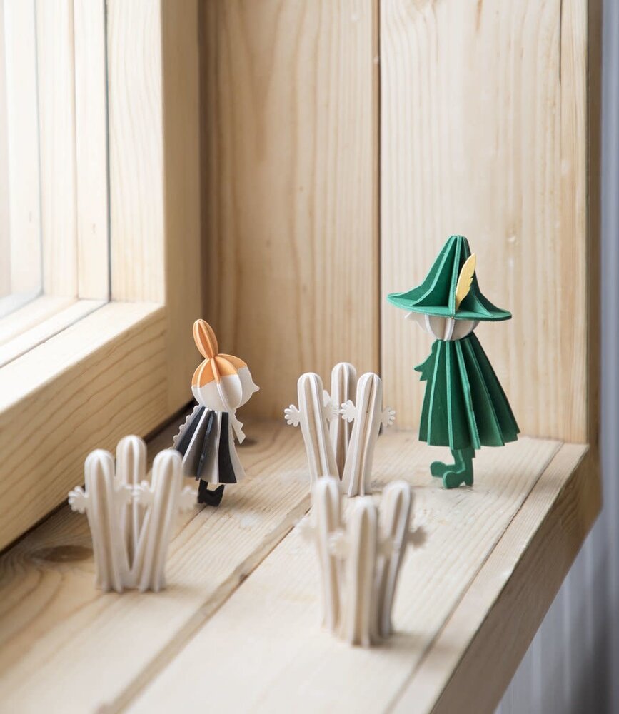 LOVI Lovi Moomin Snufkin 11cm - Berkenhout DIY pakketje LOVI Lovi Moomin Snufkin 11cm - Berkenhout DIY pakketje