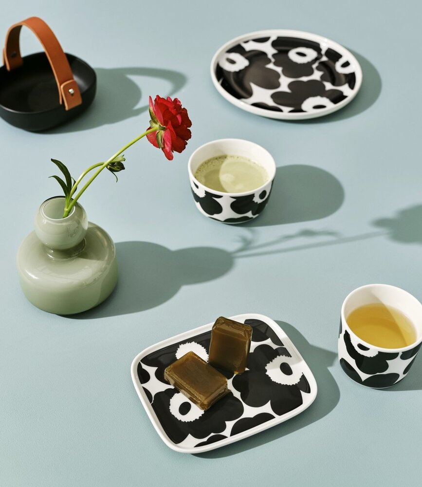 Marimekko Marimekko Unikko Cup 2,5dl black Marimekko Marimekko Unikko Cup 2,5dl black