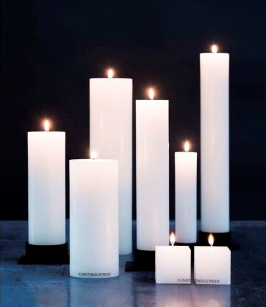 KunstIndustrien KunstIndustrien Wax Altaar Kaarsen wit Ø7cm H45cm 250 branduren KunstIndustrien KunstIndustrien Wax Altaar Kaarsen wit Ø7cm H45cm 250 branduren