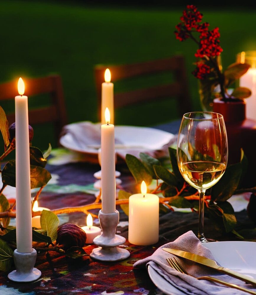 Uyuni Lighting Uyuni Lighting LED Wax dinerkaars 2 stuks Ø2,3 x 20cm Nordic White Uyuni Lighting Uyuni Lighting LED Wax dinerkaars 2 stuks Ø2,3 x 20cm Nordic White