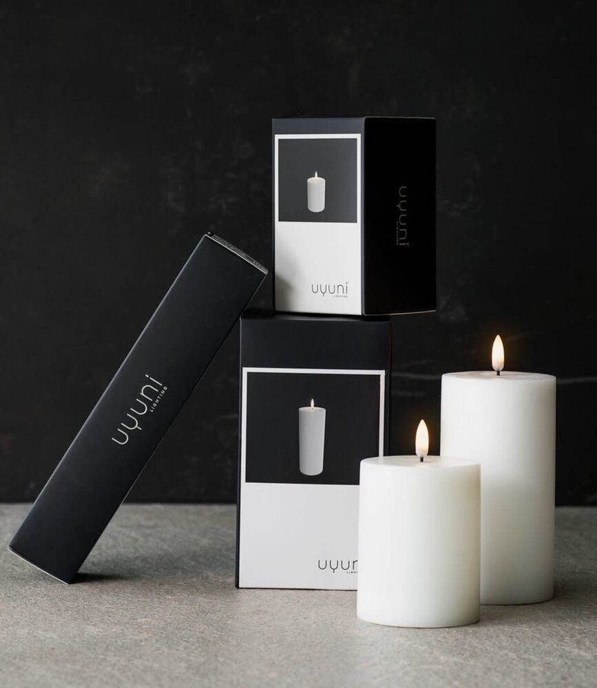 Uyuni Lighting Uyuni Lighting LED pillar candle Ø7,8 x 20cm Nordic White Uyuni Lighting Uyuni Lighting LED pillar candle Ø7,8 x 20cm Nordic White