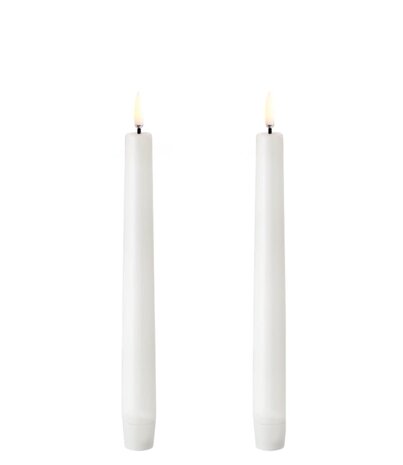 Uyuni Lighting Uyuni Lighting LED Wax dinerkaars 2 stuks Ø2,3 x 20cm Nordic White Uyuni Lighting Uyuni Lighting LED Wax dinerkaars 2 stuks Ø2,3 x 20cm Nordic White