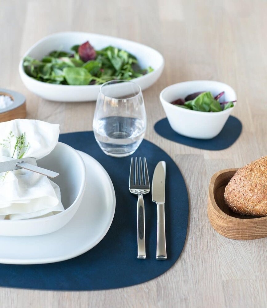 LIND DNA LIND DNA Dinner Mat Curve L Nupo Recycled Leather Midnight Blue LIND DNA LIND DNA Dinner Mat Curve L Nupo Recycled Leather Midnight Blue