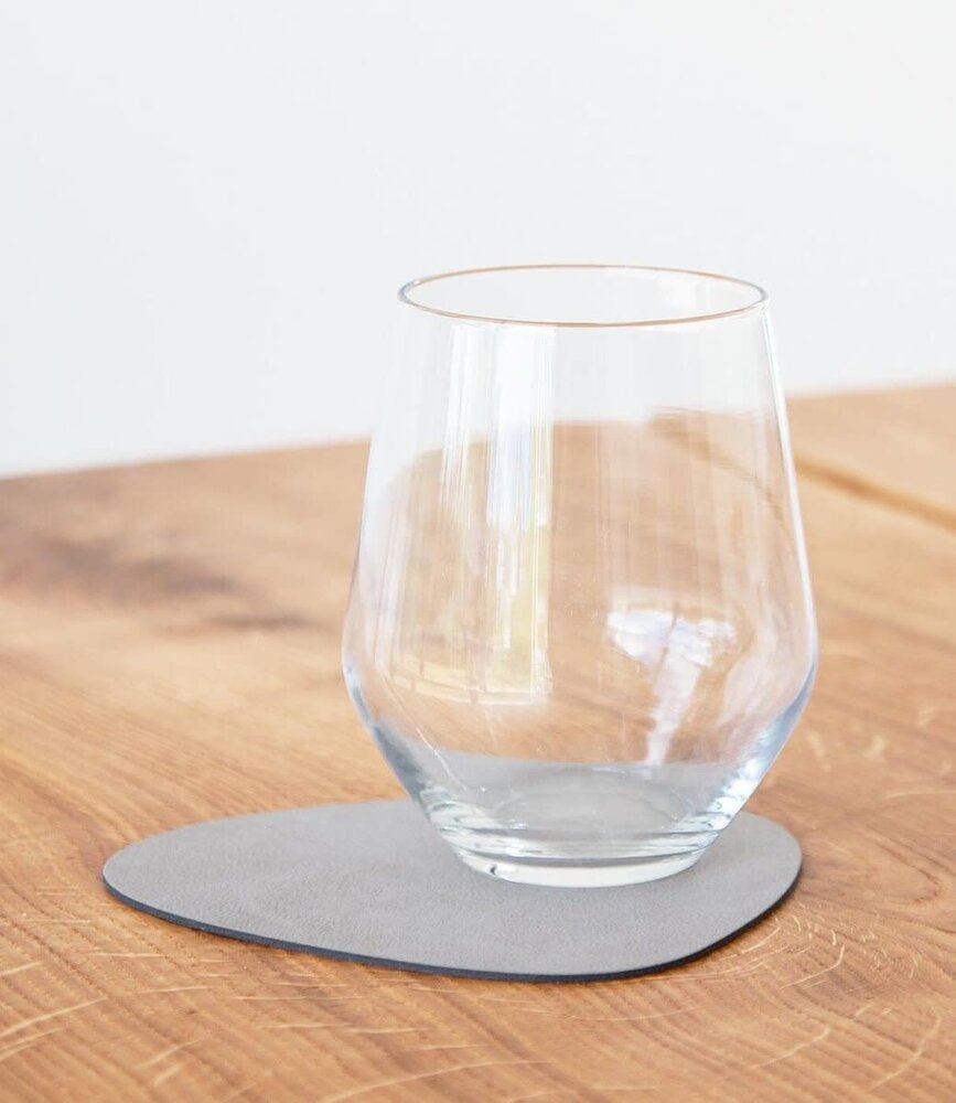 LIND DNA LIND DNA Glas Onderzetter Curve Nupo Gerecycled Leer lichtgrijs LIND DNA LIND DNA Glas Onderzetter Curve Nupo Gerecycled Leer lichtgrijs