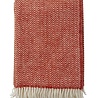 Klippan Klippan Chevron wollen plaid 130x200 van 100% eco lamswol Ruby red Klippan Klippan Chevron wollen plaid 130x200 van 100% eco lamswol Ruby red