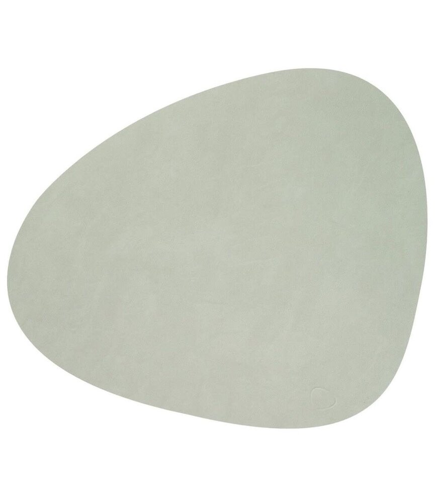 LIND DNA LIND DNA Placemat Curve L Nupo Gerecycled Leer Olive Green LIND DNA LIND DNA Placemat Curve L Nupo Gerecycled Leer Olive Green