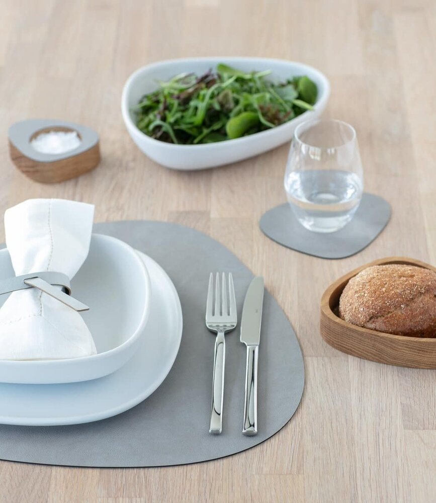 LIND DNA LIND DNA Placemat Curve L Nupo Gerecycled Leer Olive Green LIND DNA LIND DNA Placemat Curve L Nupo Gerecycled Leer Olive Green